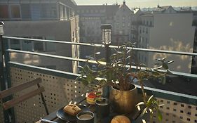 Zentrales, modernes Apartment mit Balkon, Küche&Garage
